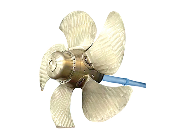 Propeller utama CPP yang dapat disesuaikan